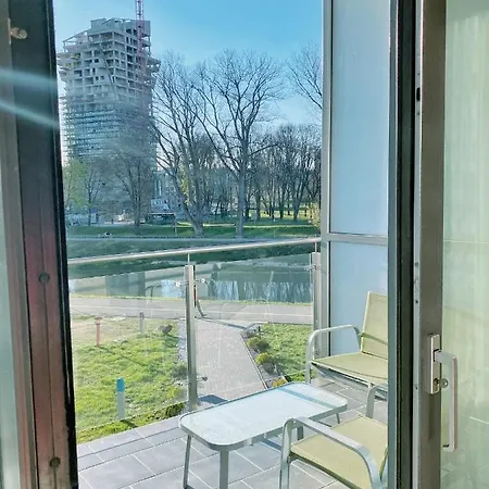 Capital Towers - Apartament Pop-Art Z Widokiem Na Rzeke Rzeszów Esterno foto